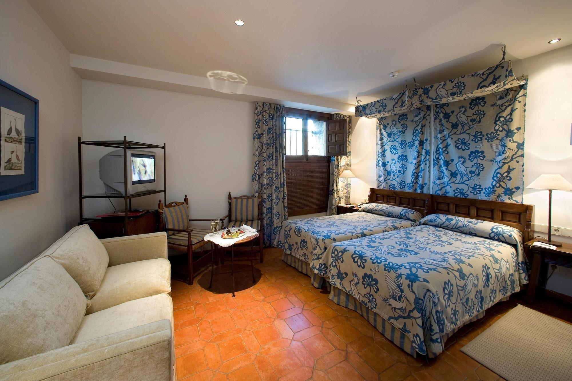 Parador De Jarandilla De La Vera Exterior photo
