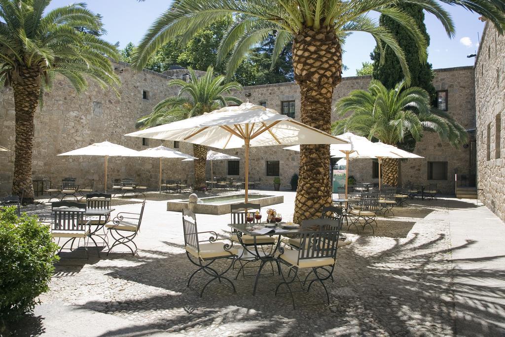 Parador De Jarandilla De La Vera Exterior photo