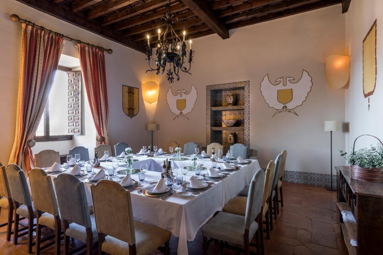 Parador De Jarandilla De La Vera Exterior photo